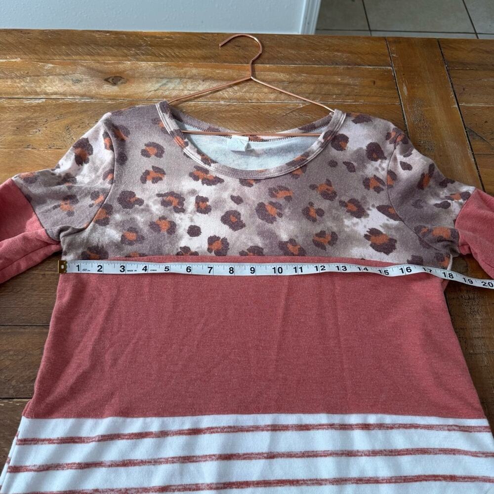 7th Ray Brown and Tan Patterned Top - Picture 5 of 5